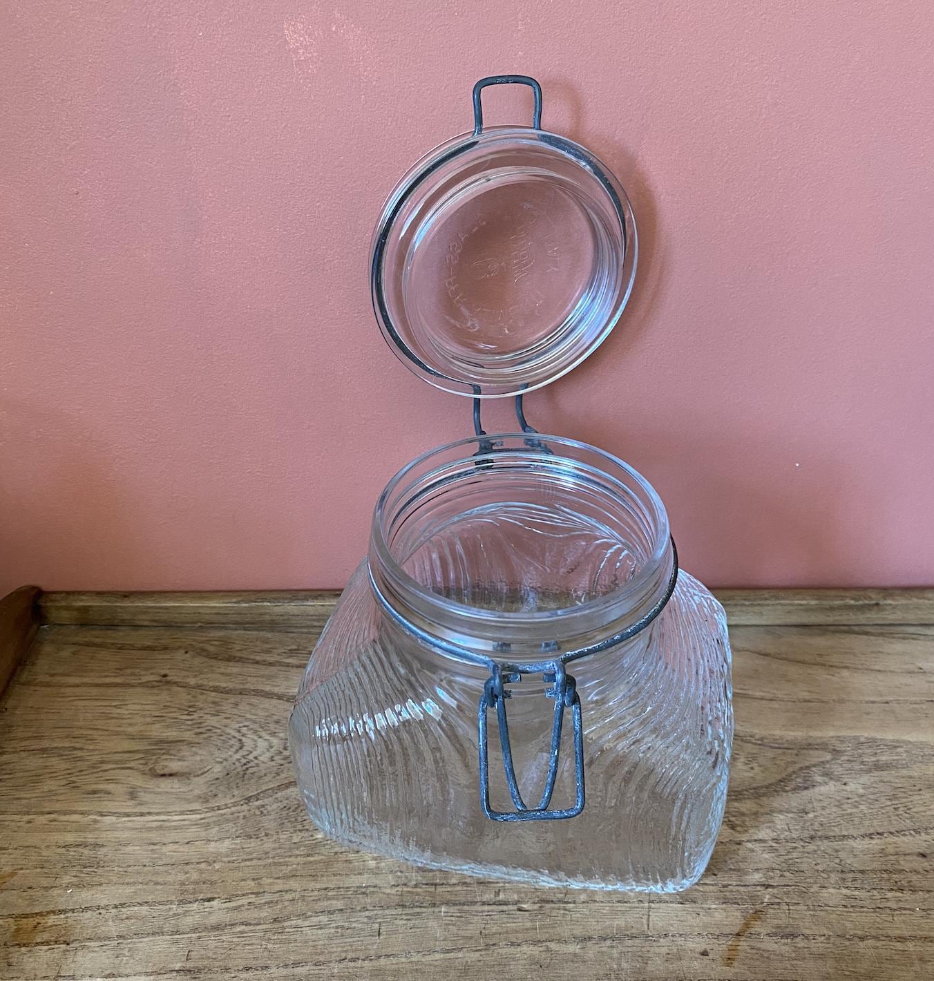 Vetri Di Fidenza Per Alimenti Embosses Glass Lever Lock Storage Jar