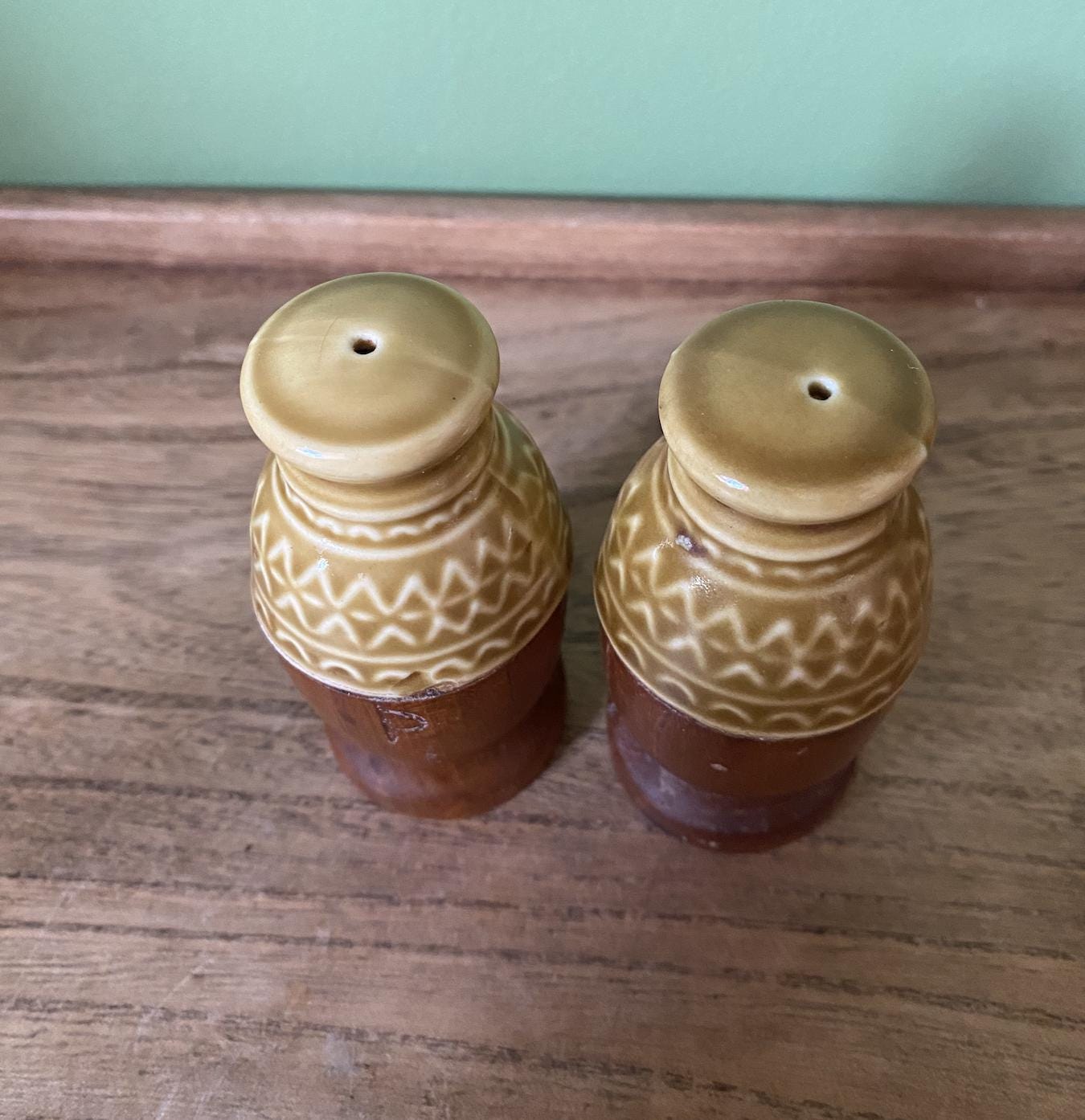 MCM Vintage Mid Century Modern Tiki Wood Base Ceramic Top Salt Pepper Shakers