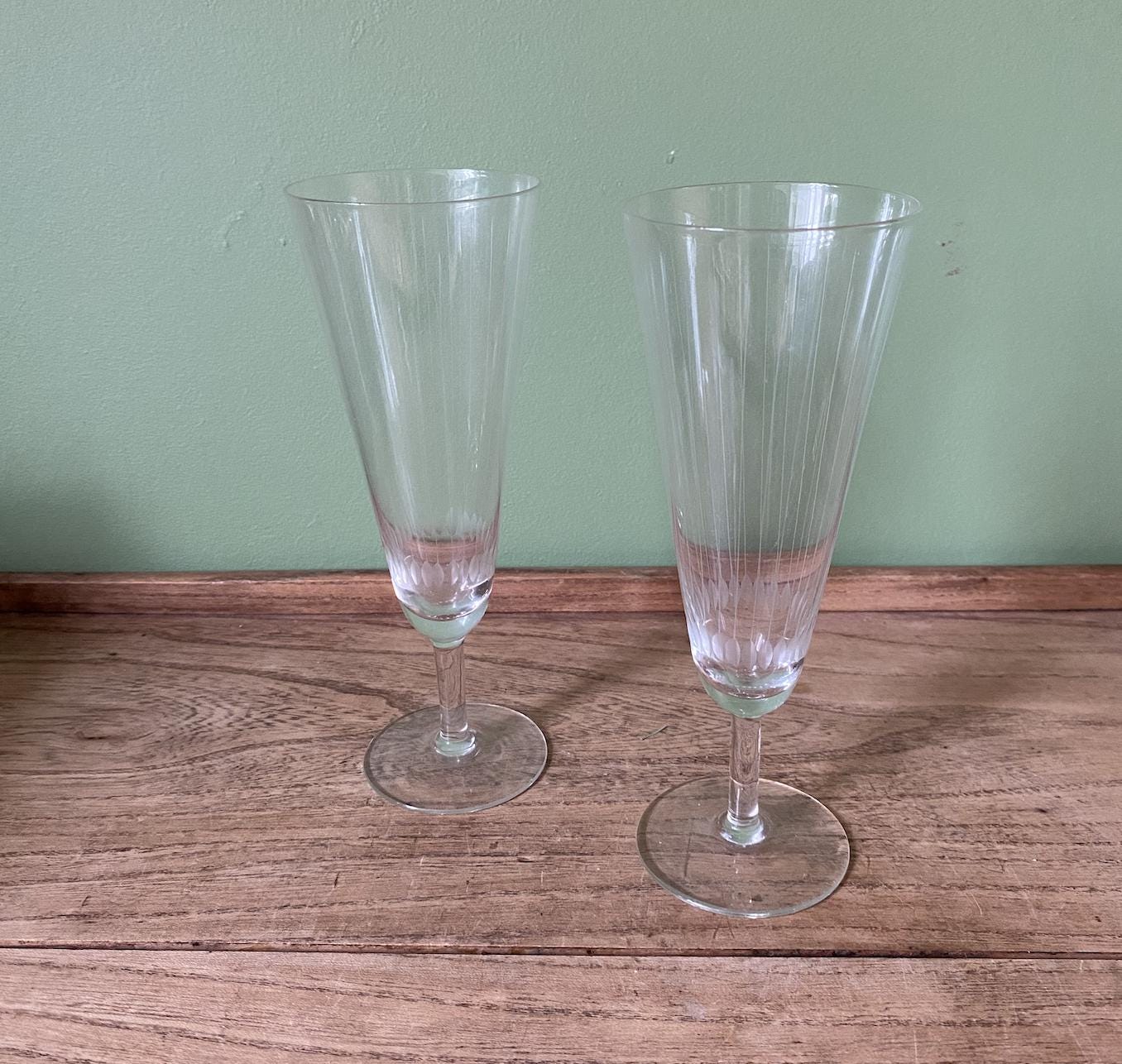 Paid of Etched Champagne Flutes