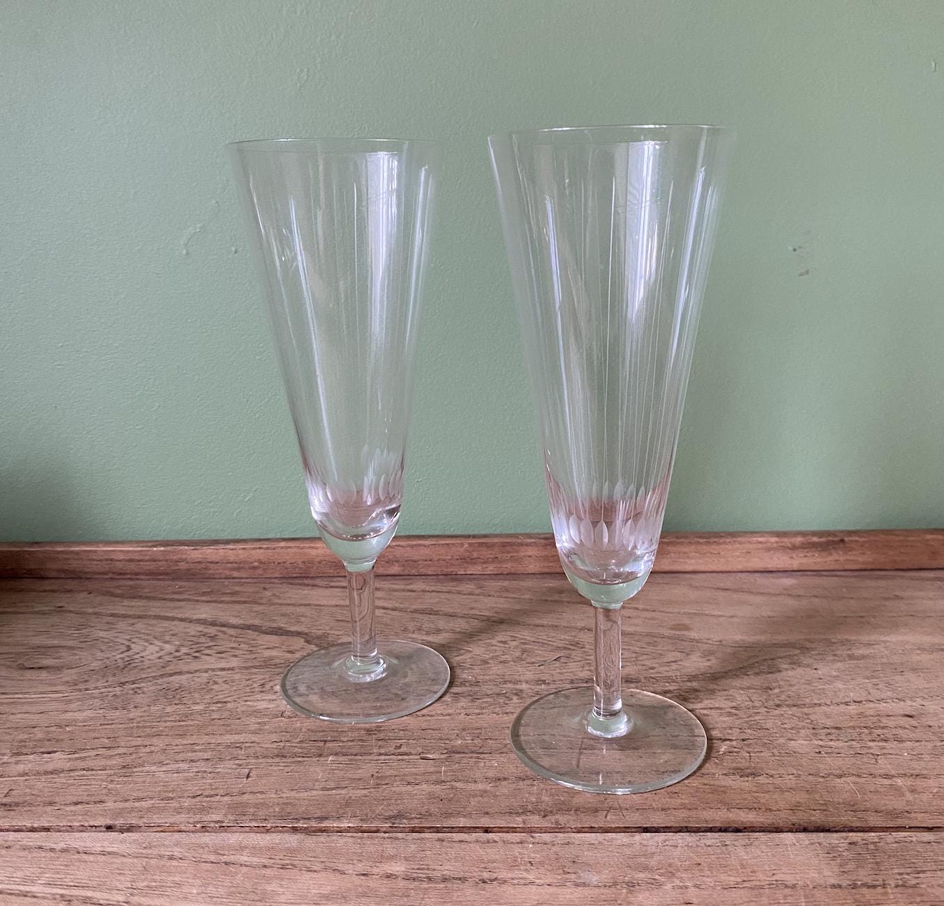 Paid of Etched Champagne Flutes