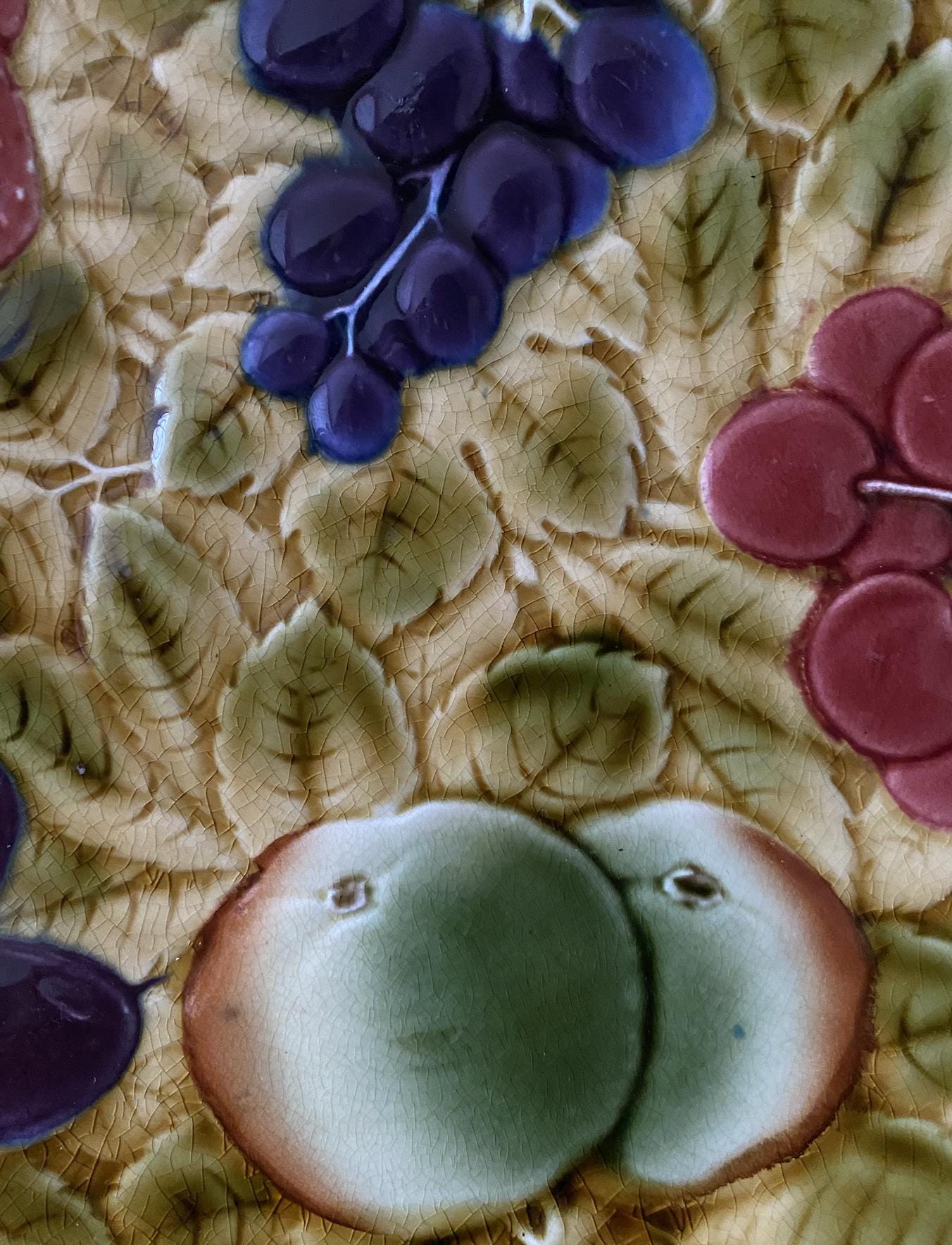 French Sarreguemines Majolica Fruit Plate Large