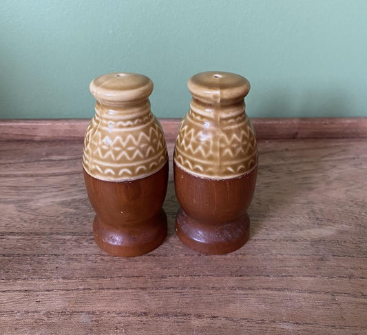 MCM Vintage Mid Century Modern Tiki Wood Base Ceramic Top Salt Pepper Shakers