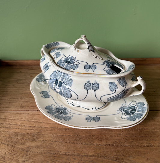 Late Victorian Keeling & Co Pemrose Pattern Serving Tureen