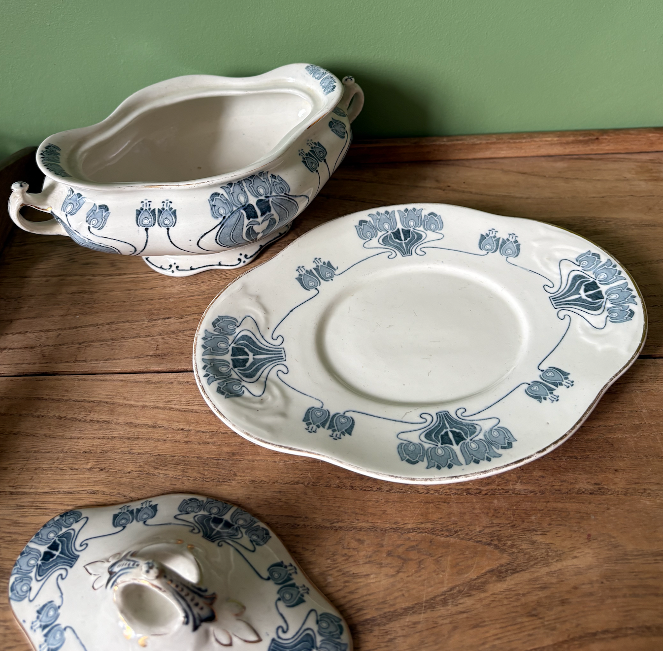 Late Victorian Keeling & Co Pemrose Pattern Serving Tureen