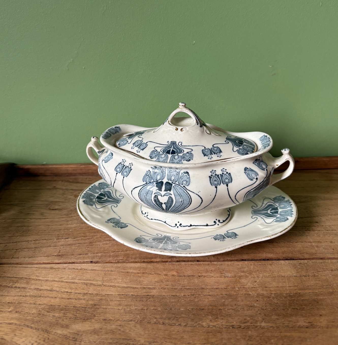 Late Victorian Keeling & Co Pemrose Pattern Serving Tureen