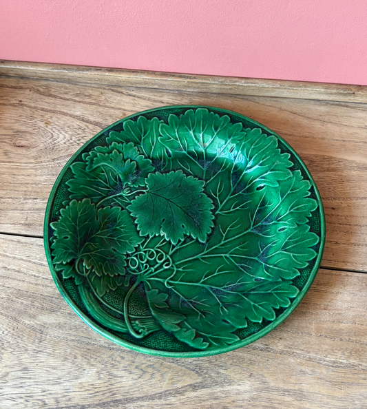 Green Leaf Vine Majolica Plate
