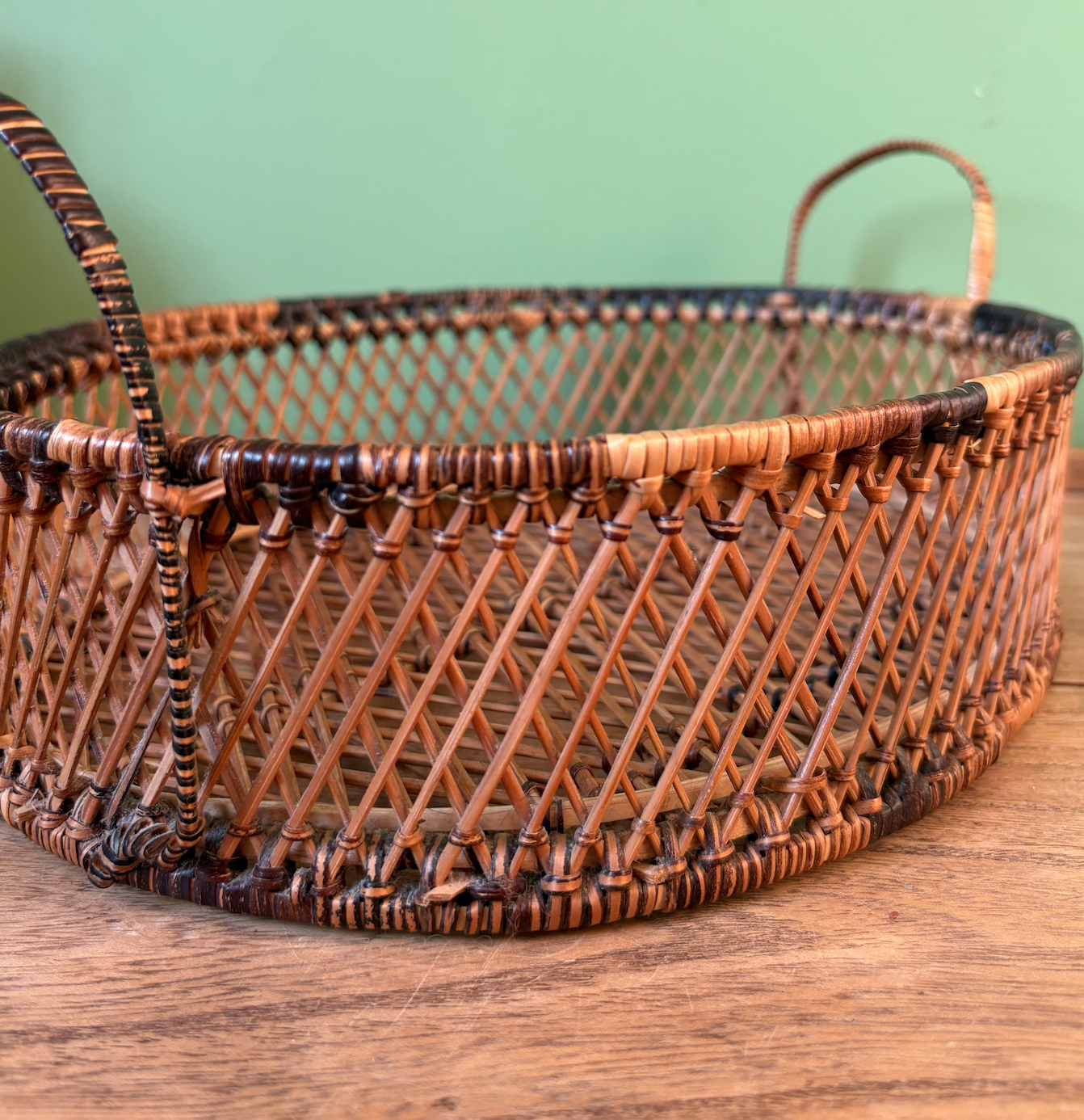 Finely Handwoven Thin Pencil Rattan Reed Ear Handle Round Basket Tray
