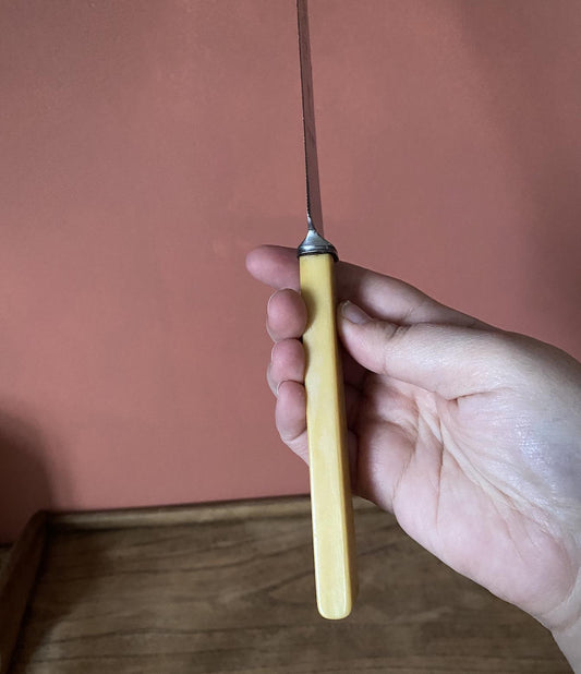 Vintage Faux Bone Handle Briar Serrata Bread Knife - Serrated Blade Sheffield Stainless Steel