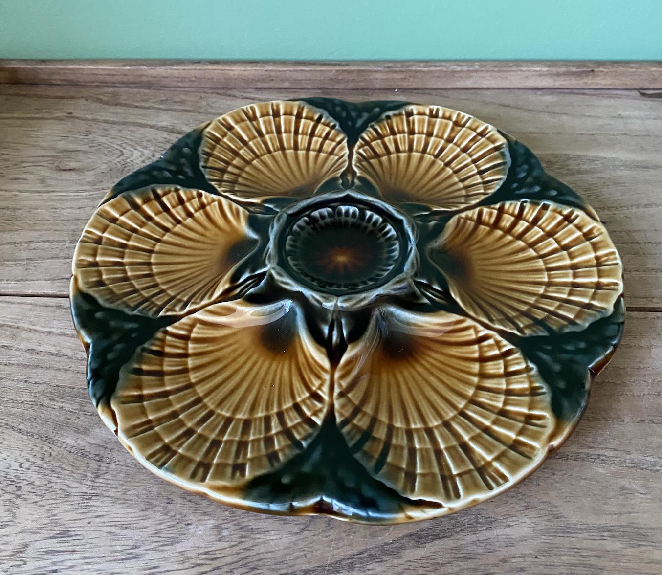 Sarreguemines Barbotine Yellow & Green Scalloped Oyster Plate