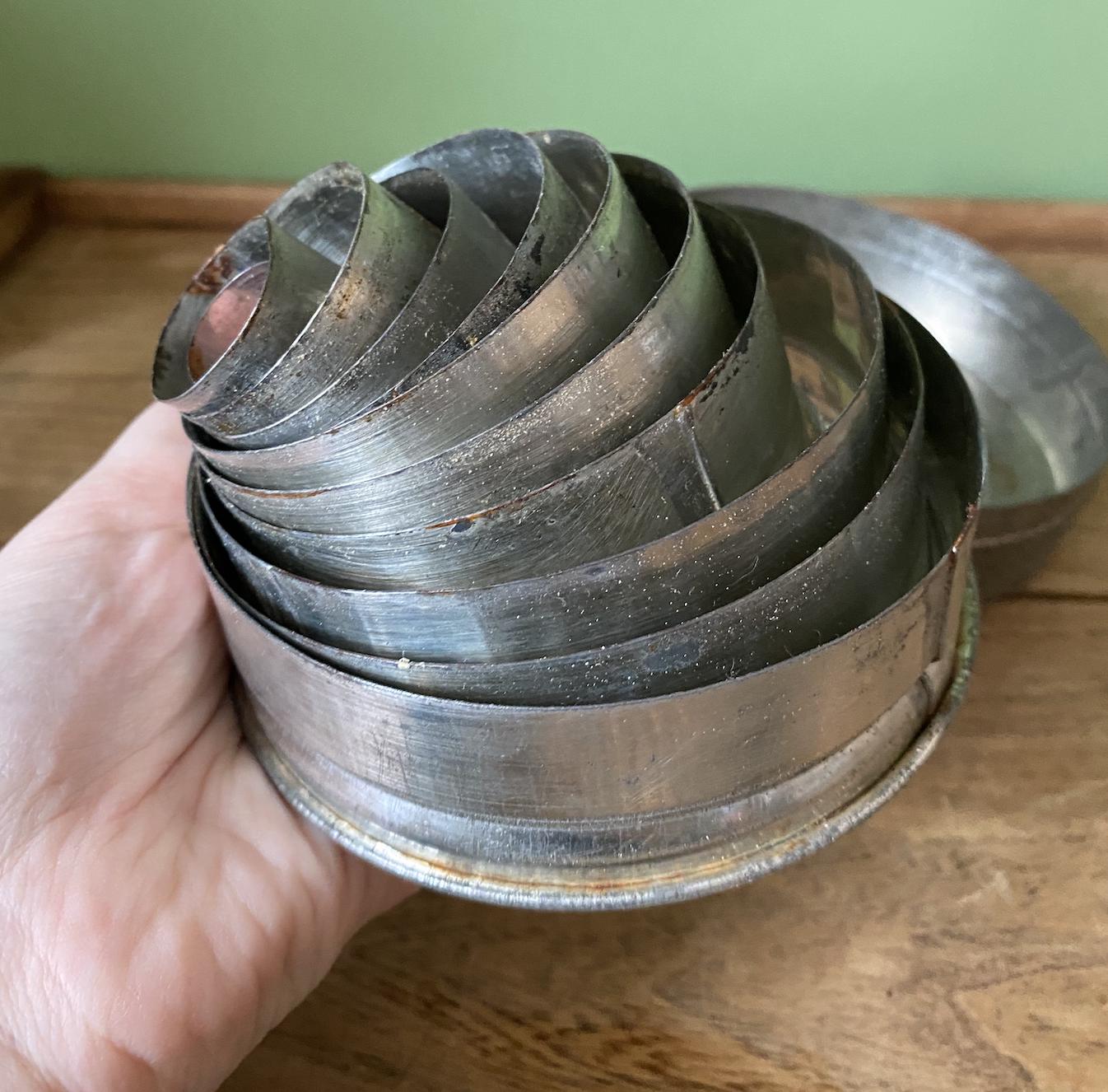 Tin of 11 Round Cutters