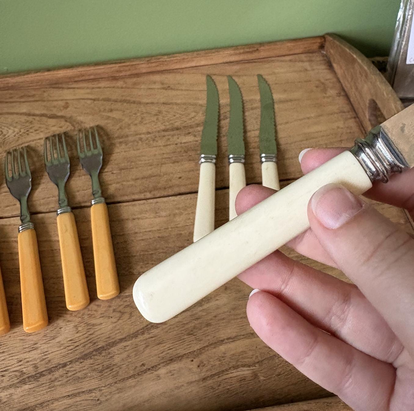 Set of 6 Rippledge Serrated Sheffield Knives