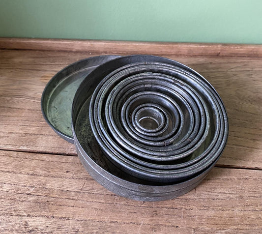 Tin of 11 Round Cutters