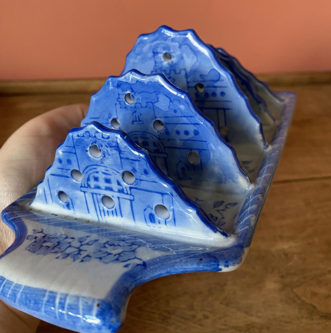 Hackmann Blue Castle & Rose Ceramic Toast Rack