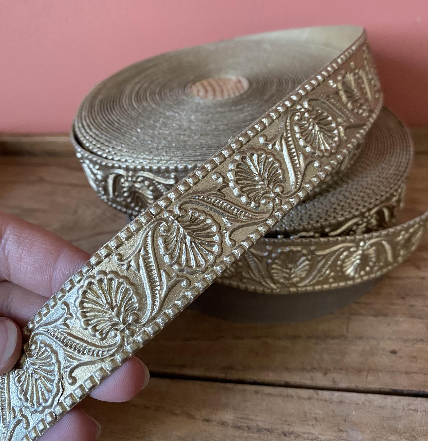 Vintage Flexible Wall Paper Trimming | Edging - Gold Shell Design