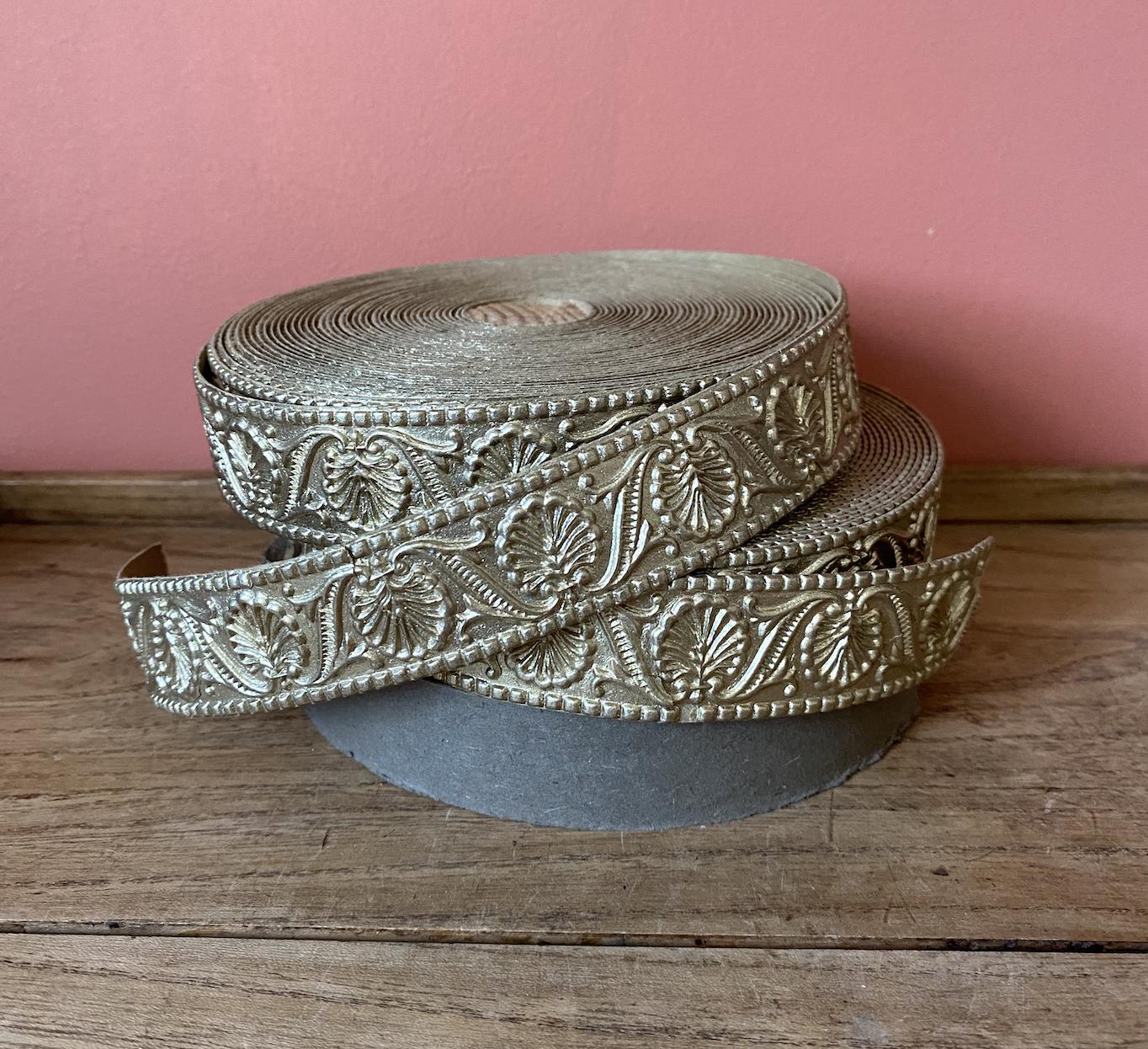 Vintage Flexible Wall Paper Trimming | Edging - Gold Shell Design