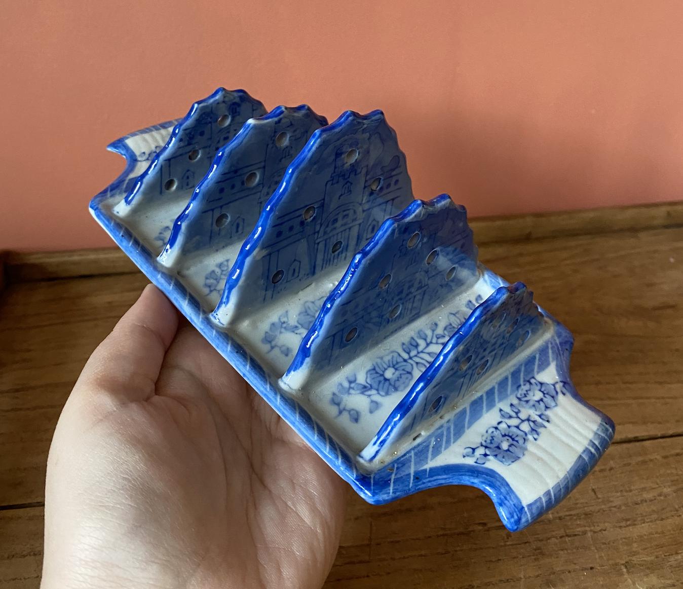 Hackmann Blue Castle & Rose Ceramic Toast Rack