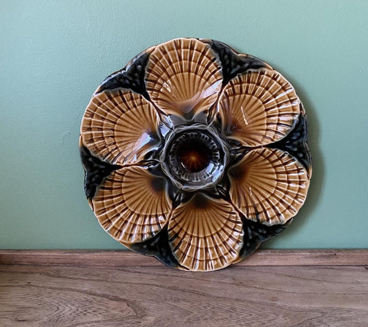 Sarreguemines Barbotine Yellow & Green Scalloped Oyster Plate