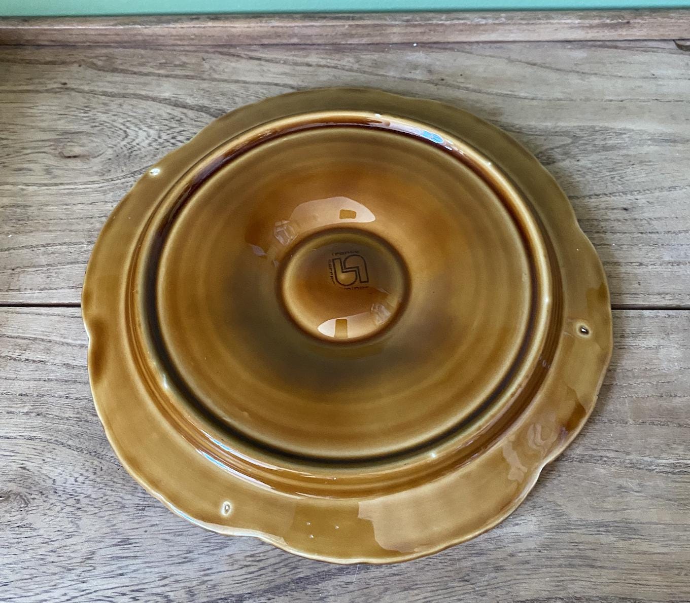 Sarreguemines Barbotine Yellow & Green Scalloped Oyster Plate