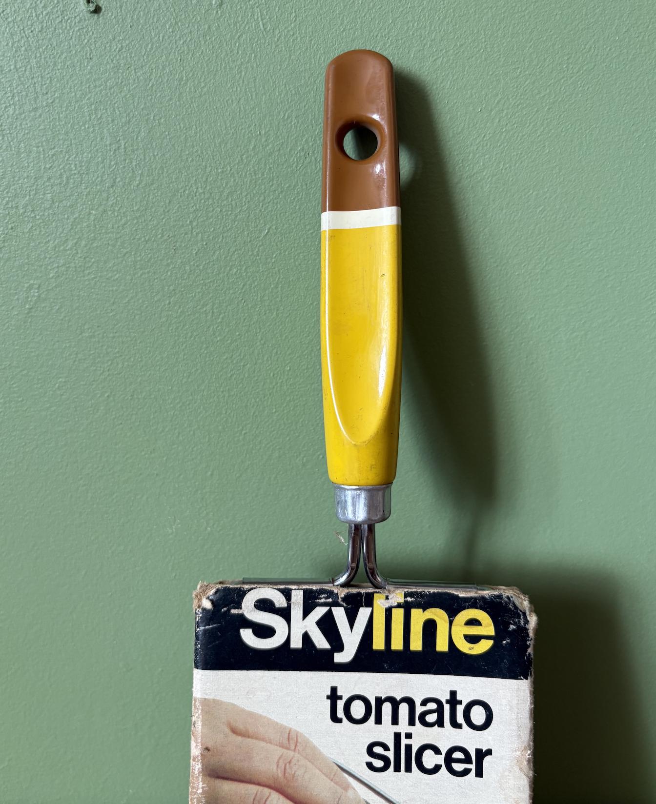 Vintage Skyline Tomato Slicing Tool