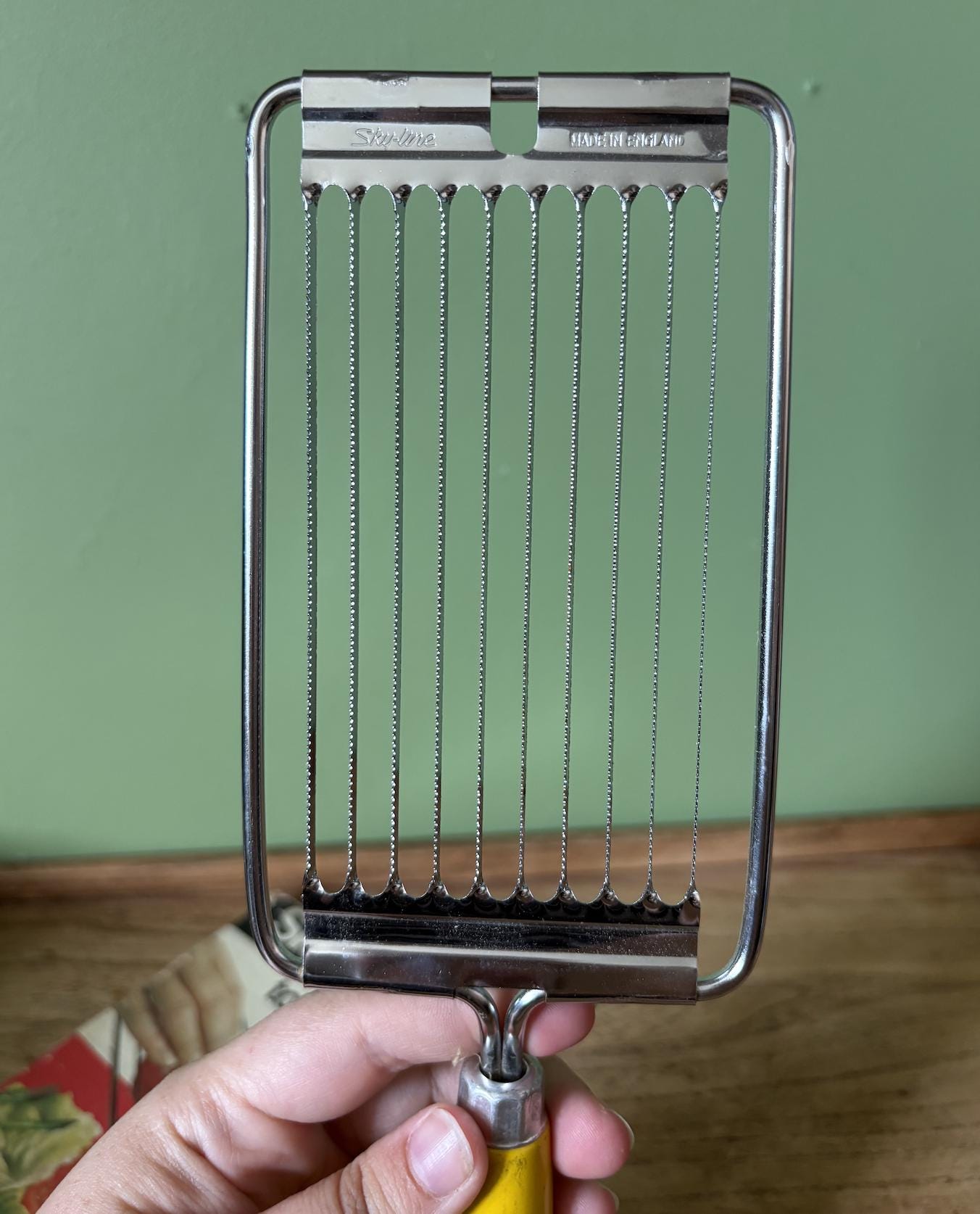 Vintage Skyline Tomato Slicing Tool