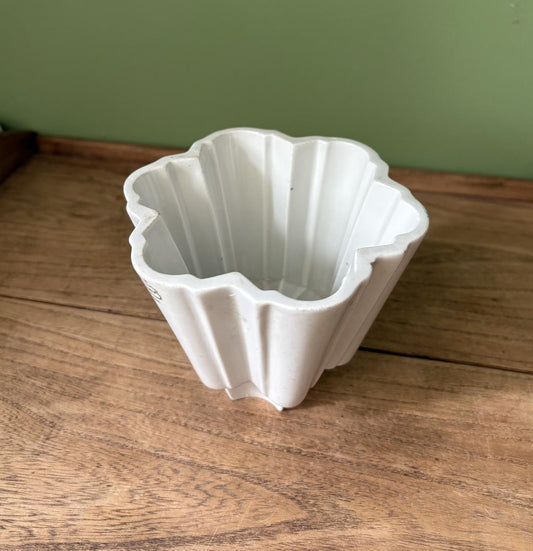 Shelly Tall Star Shaped White Ceramic Dessert Mould