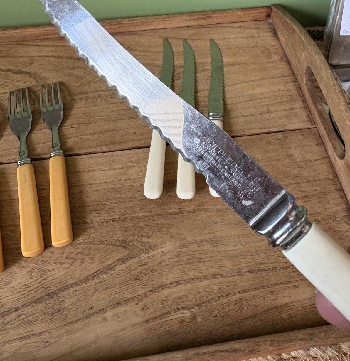 Set of 6 Rippledge Serrated Sheffield Knives