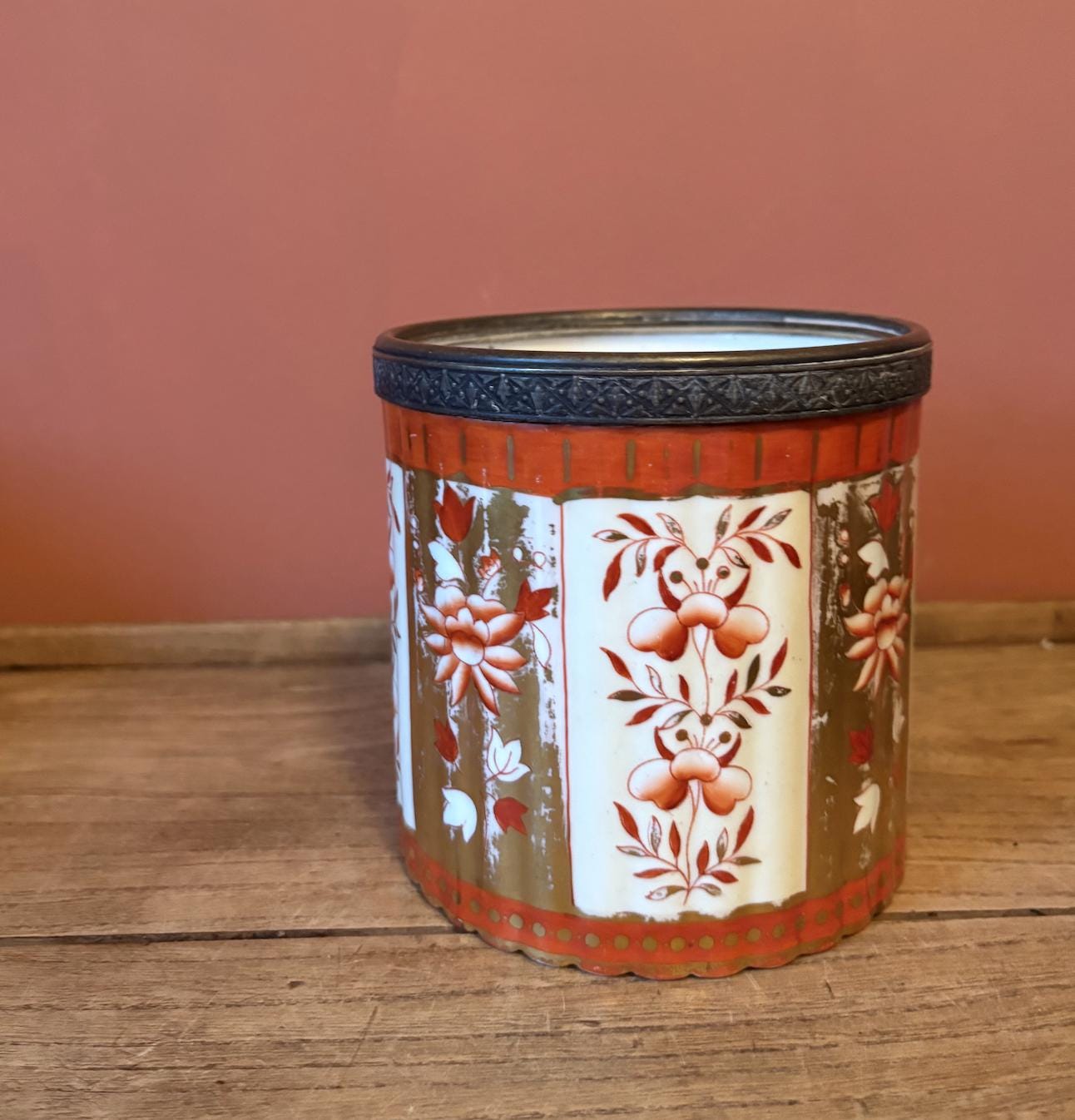 Rare Wedgwood Imari Style Biscuit Barrel with no Lid