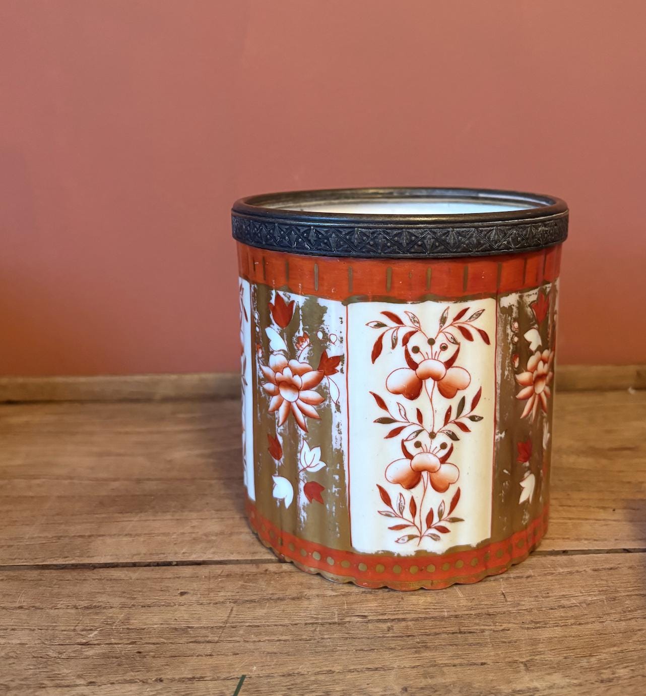 Rare Wedgwood Imari Style Biscuit Barrel with no Lid