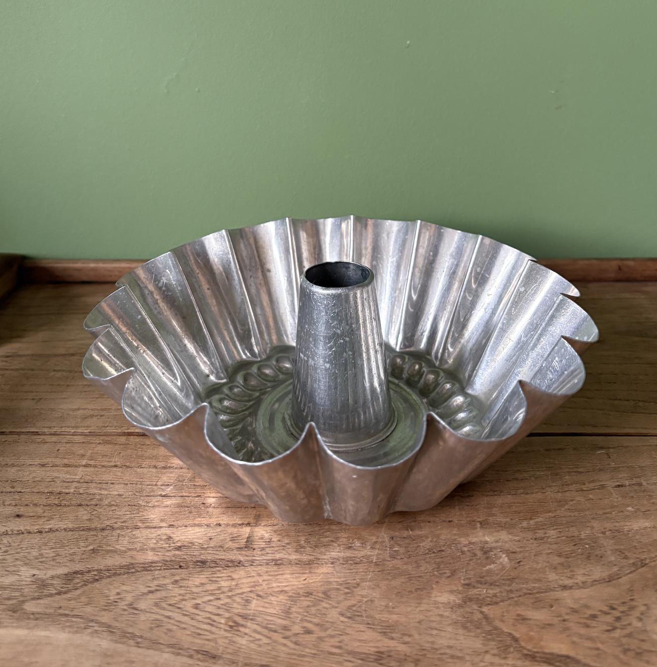 Aluminium Fluted Bundt Cake Mould