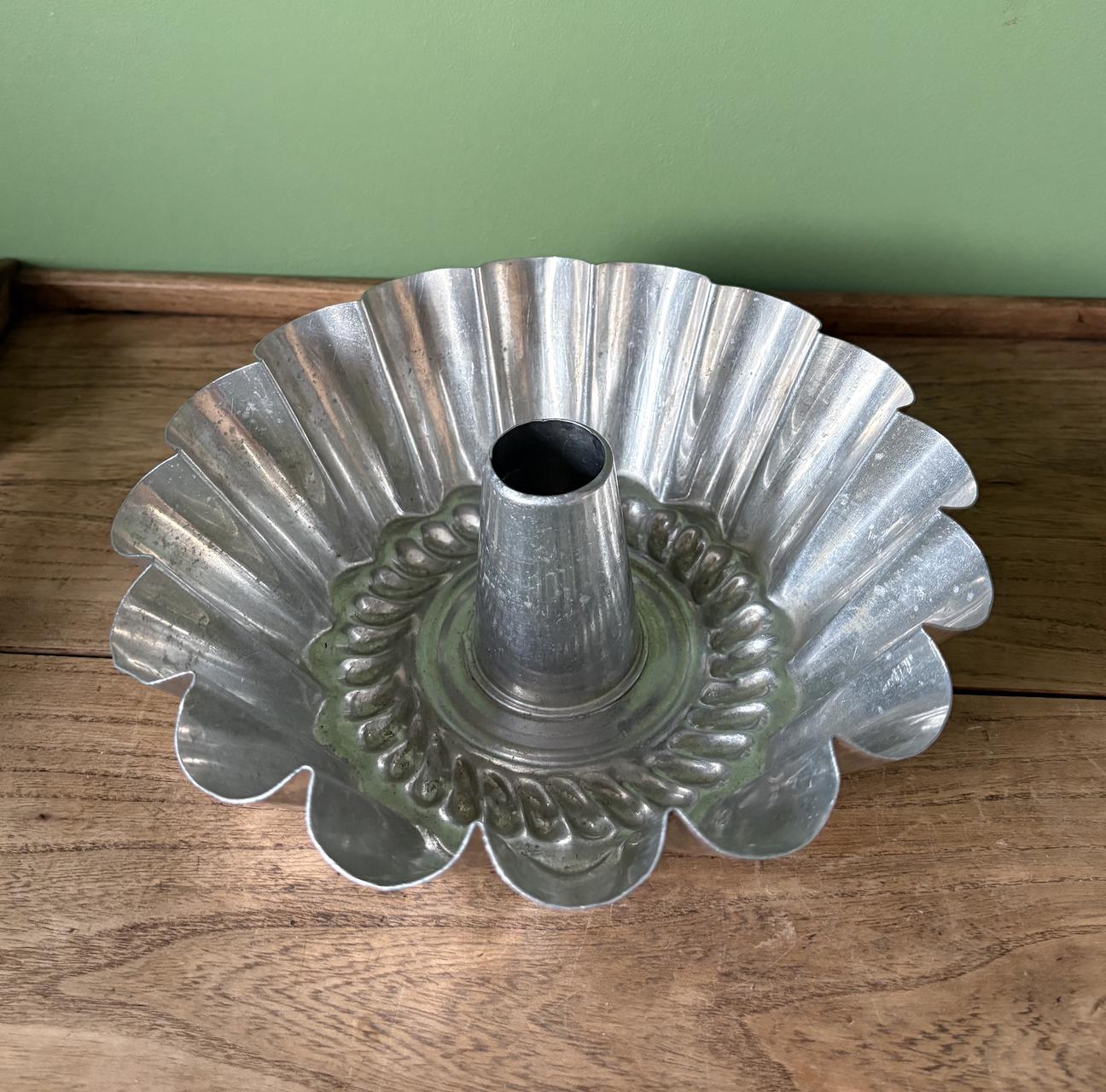 Aluminium Fluted Bundt Cake Mould