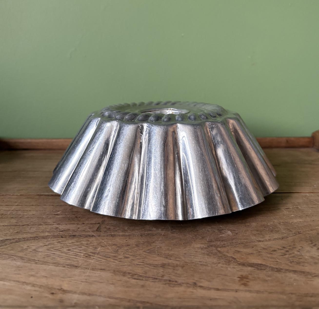 Aluminium Fluted Bundt Cake Mould
