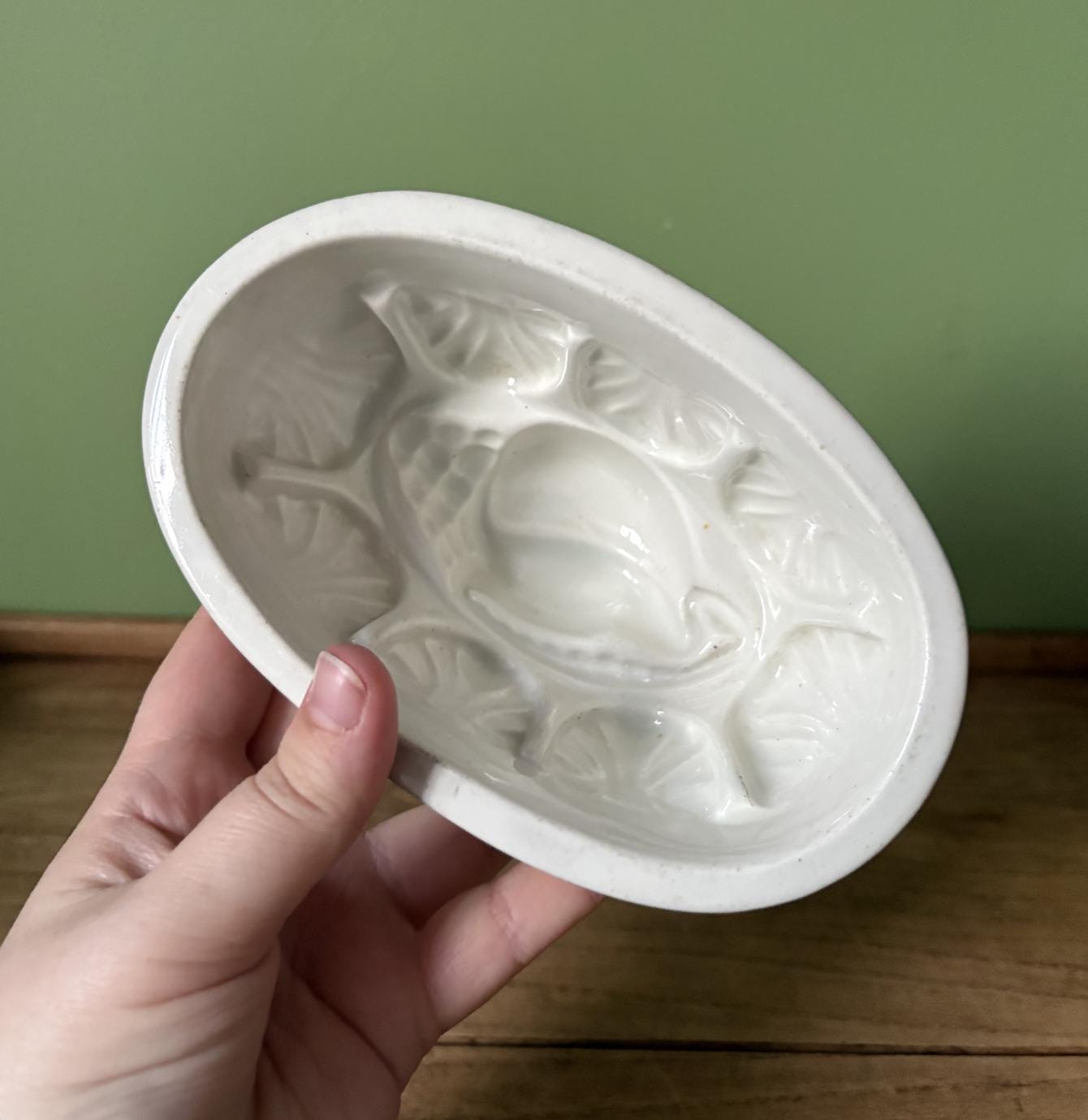 Copeland White Ceramic Jelly Moulds - Shell DesignCond