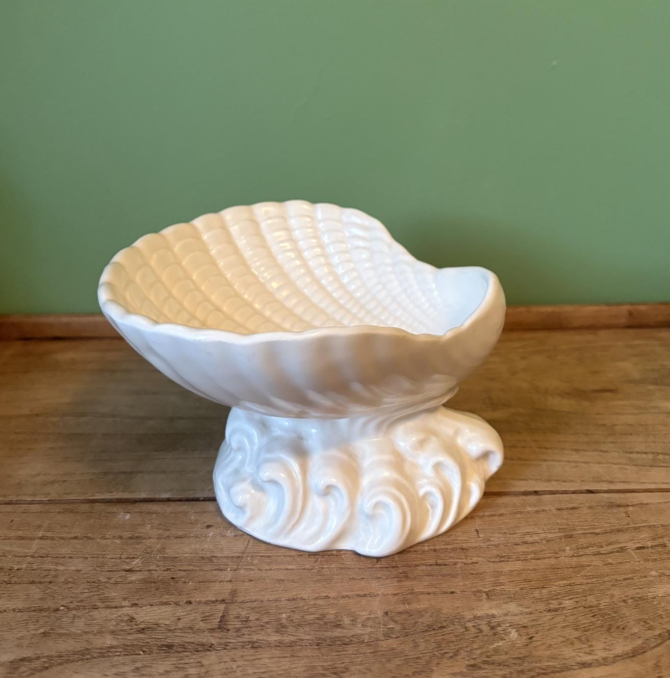 Vintage Cream Shell Shaped Pedestal Dish