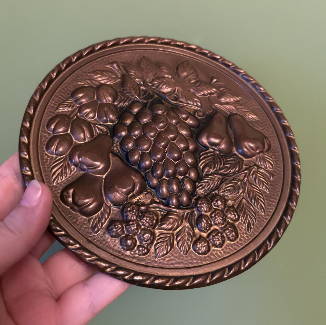 Small Round Metal Wall Plaque - Fruit Design