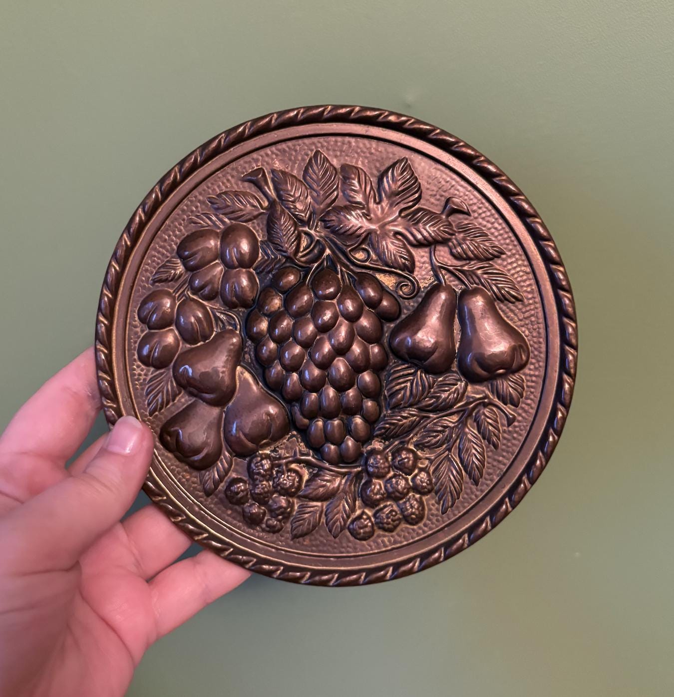 Small Round Metal Wall Plaque - Fruit Design