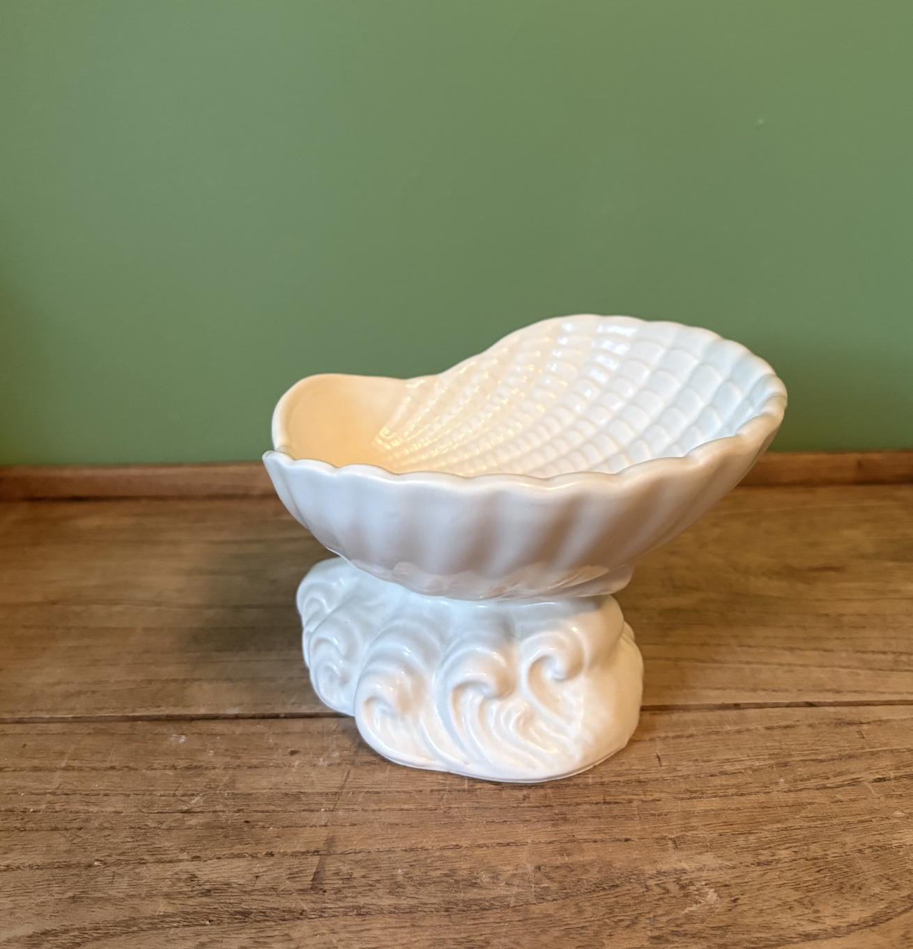 Vintage Cream Shell Shaped Pedestal Dish