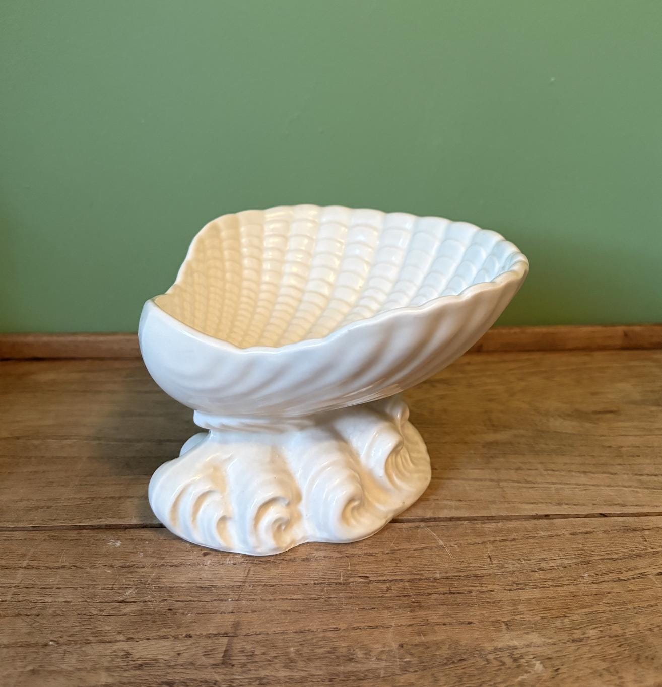 Vintage Cream Shell Shaped Pedestal Dish