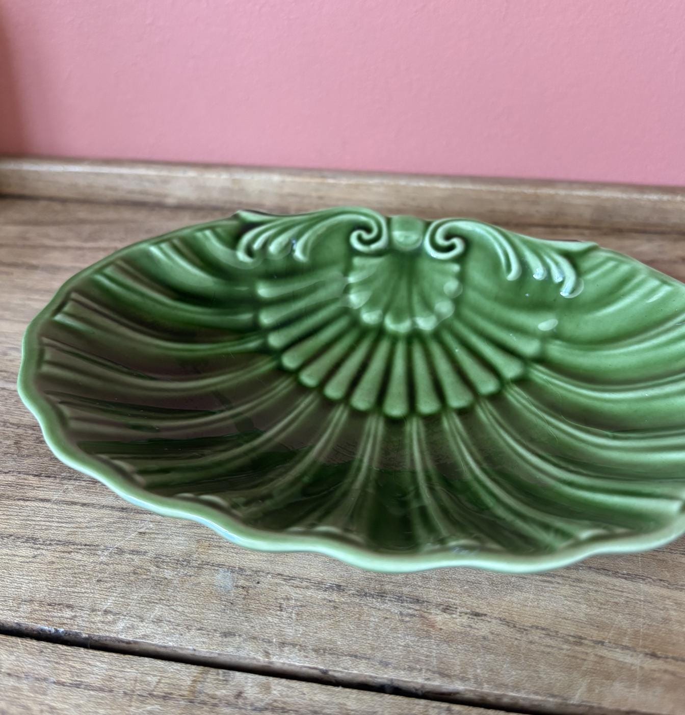 Green Majolica Sia Shell Shaped Dish