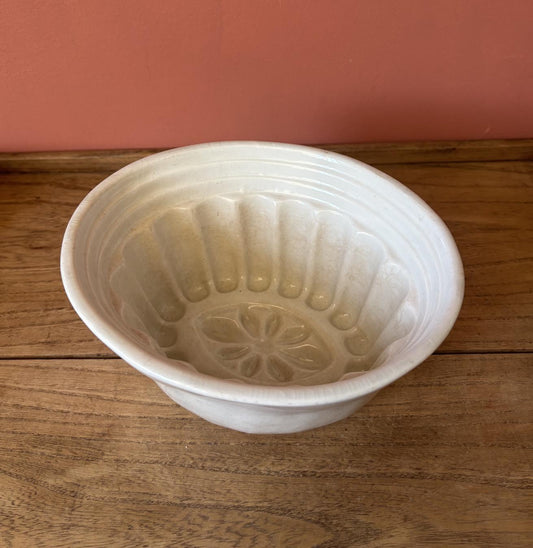 Medium Sized White Ceramic Decorative Mould