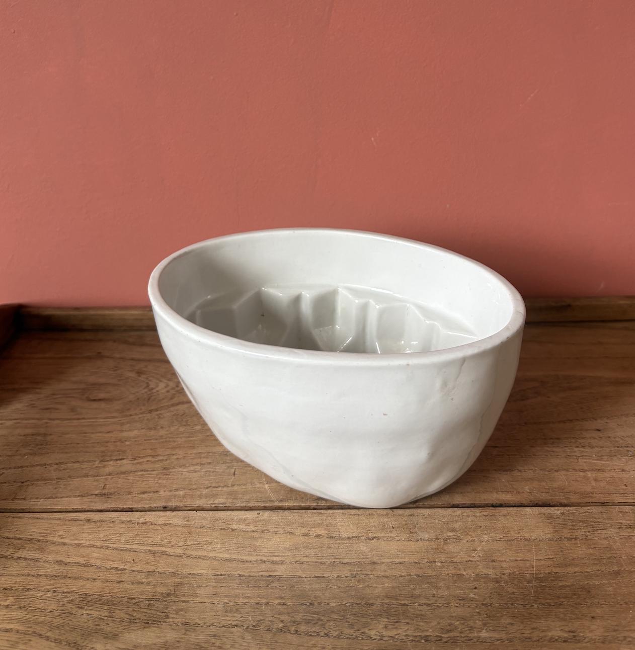 Medium White Oval Decorative Jelly Mould